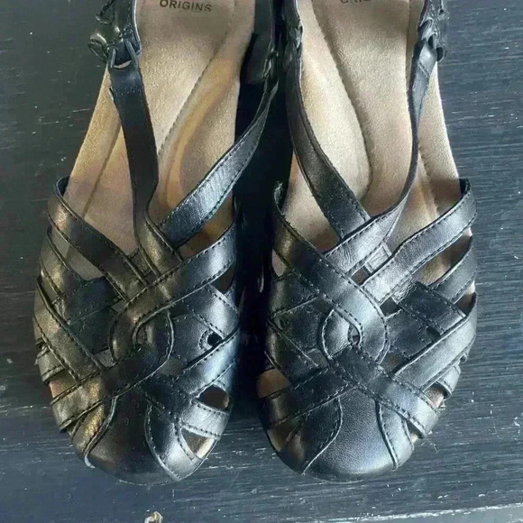 Earth Origins Women's Black Leather Sandal - Picture 4 of 8